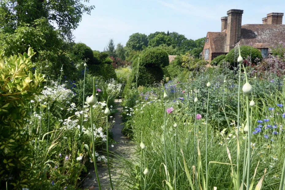 English cottage gardens